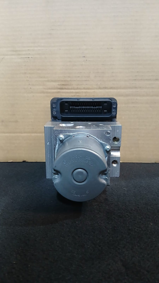 OEM BMW F01 / F02 ABS ANTI-LOCK BRAKE PUMP MODULE ECU P/N 6860149 6860150