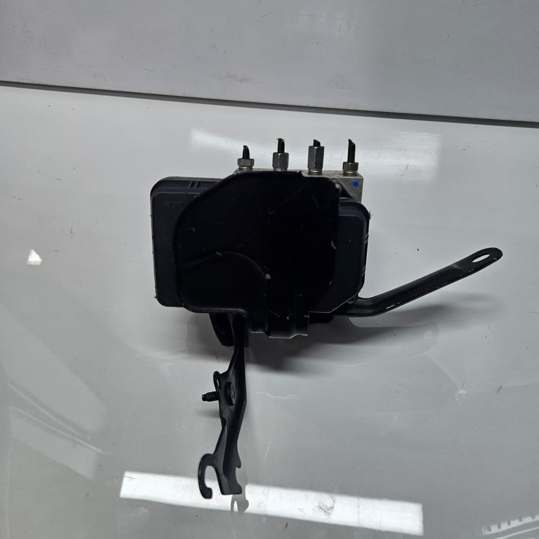 113040-10820-2011 Mitsubishi Delica D2 ABS Actuator 