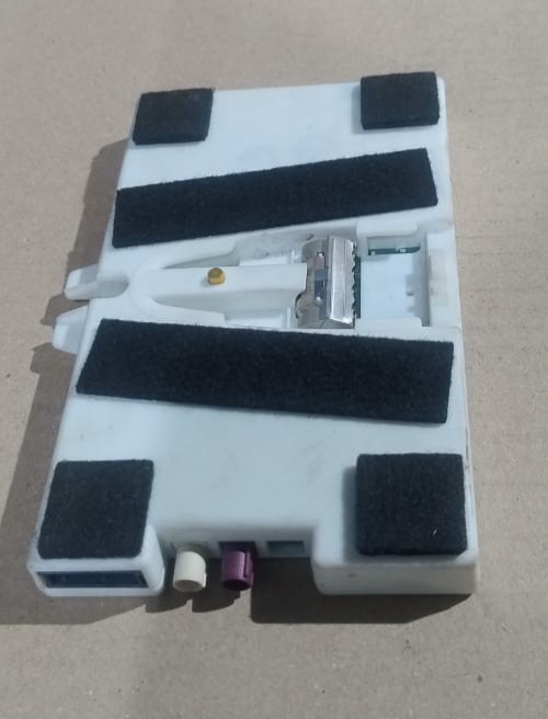 OEM BMW F15 Antenna Module / Diversity Stereo Receiver – 1D2622587