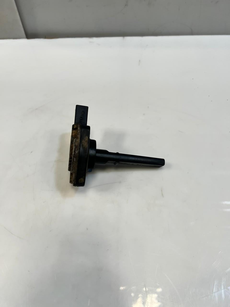 1999-2000 BMW 328i 3 Series E46 Engine sump pan Oil Level Sensor 1433596 OEM