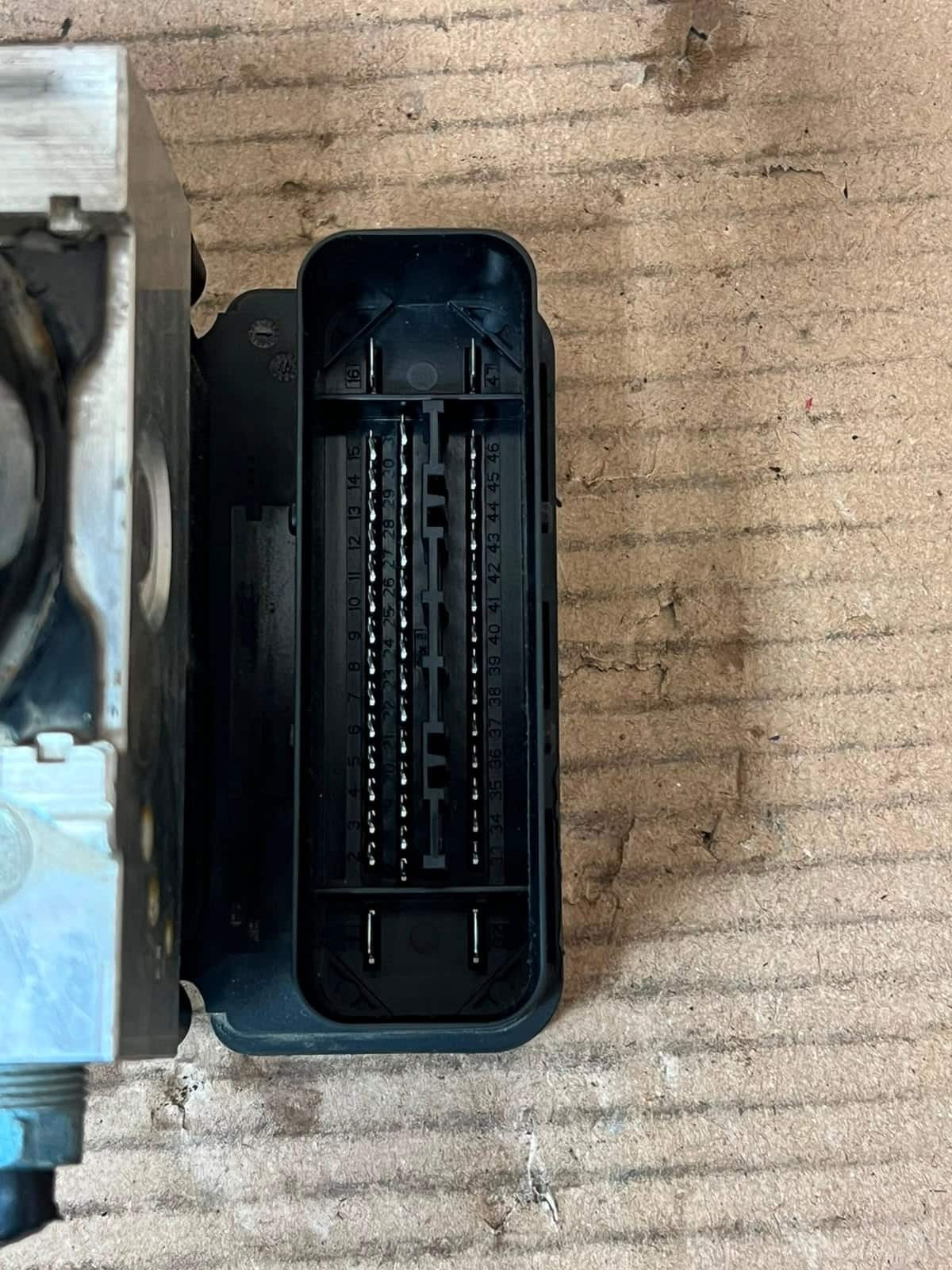 BMW 1 Series F20 F21 3 Series E90 E91 F30 ABS Pump Control Module 6857323 