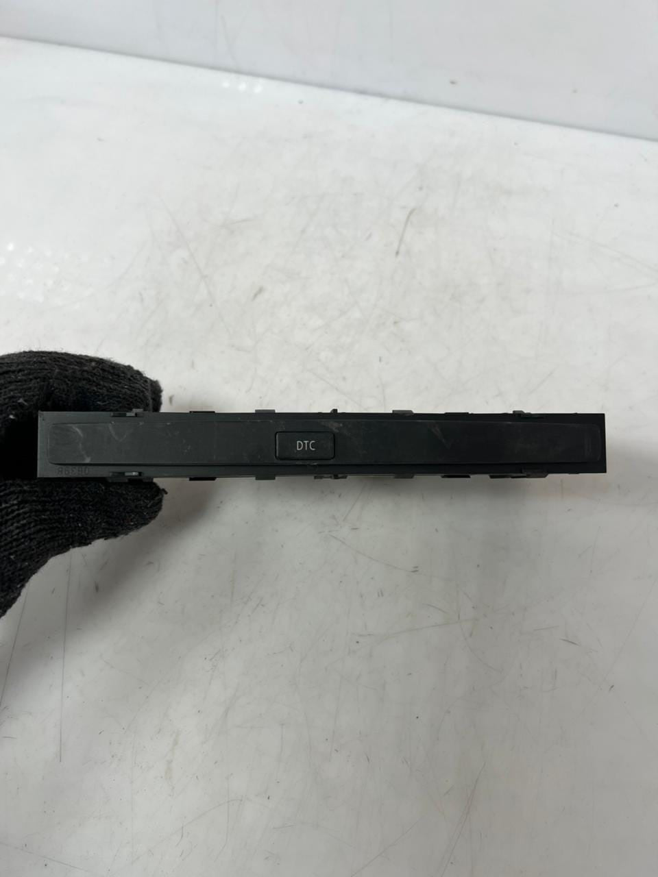 2004-2006 BMW 5' E60 E61 525i 530i 545i Center Console Switch 6969411 OEM