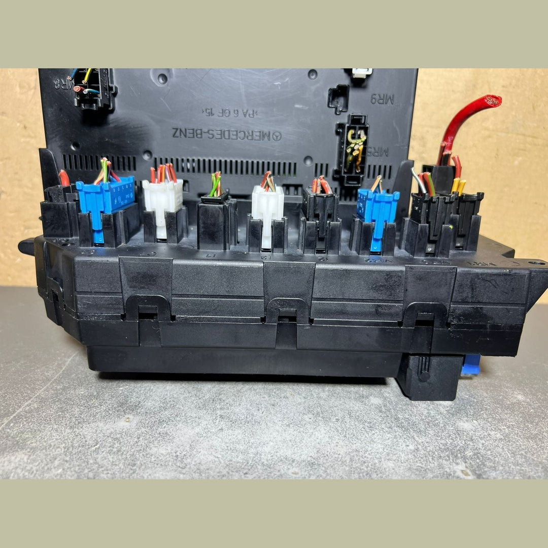 Mercedes W221 S-Class Front Fuse Relay Box SAM Control A221 9006001 A221 9005801