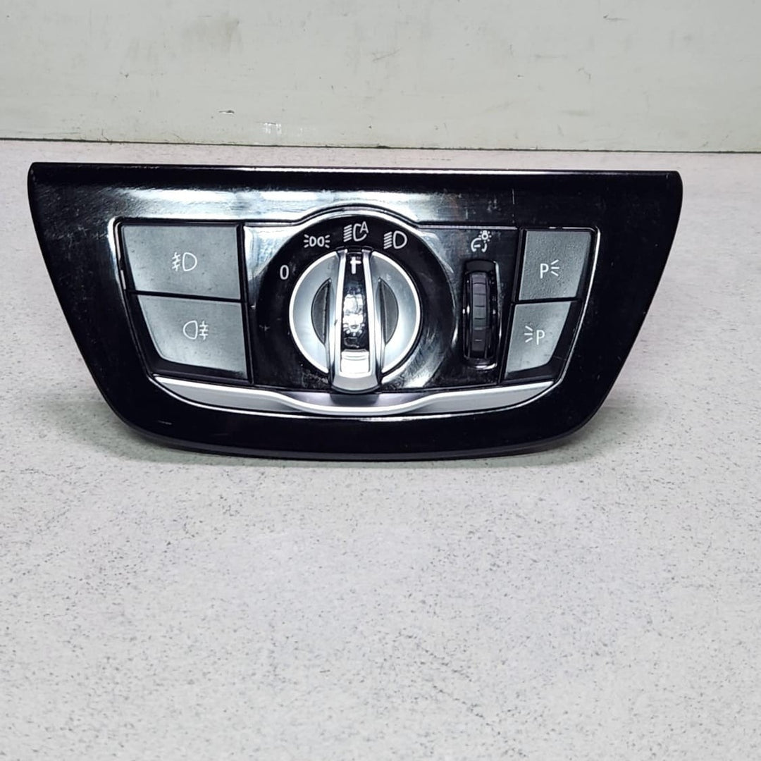 BMW Headlight Switch Control Unit 9472970 5 Series G30 G31 F90