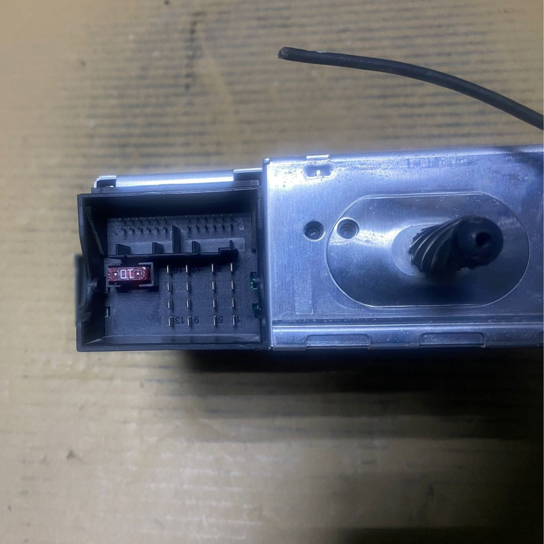 2000-2006 BMW X5 Business CD Player 6921960 E39 5 Series, E53 X5, E46 3 Series, 