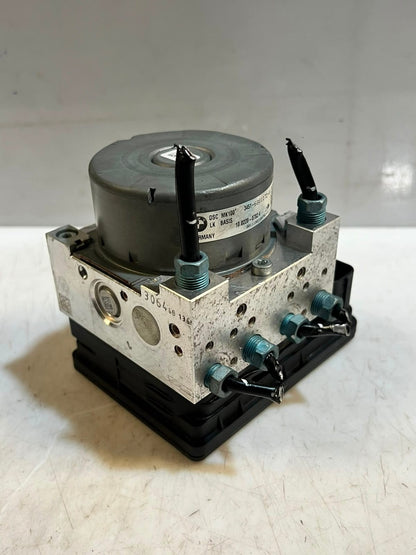 2018 BMW 320i F30 F31 F32 Abs Pump Control Module 6881172 OEM