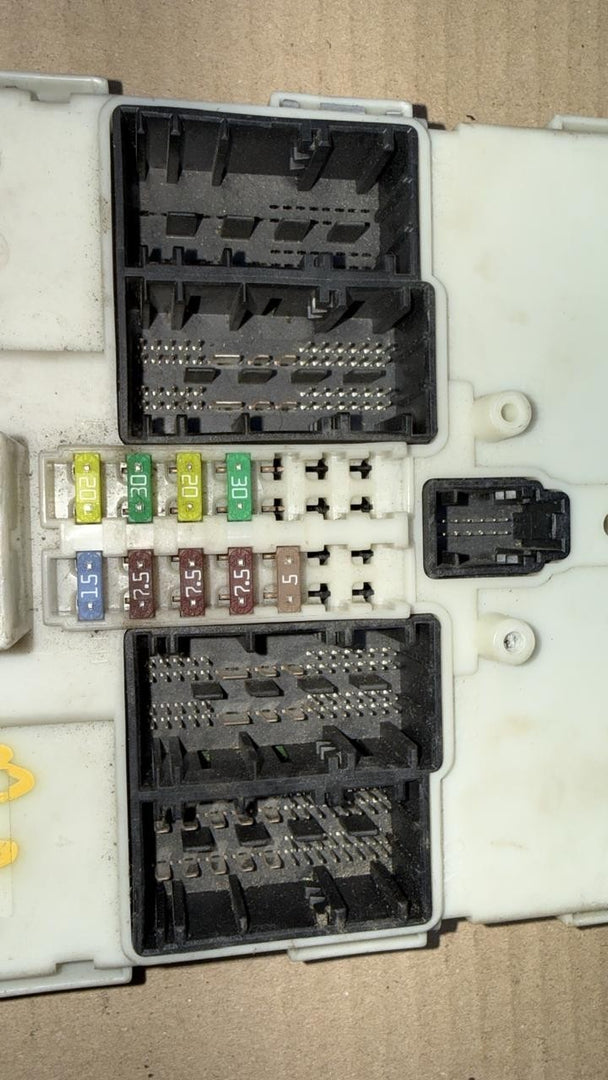 BMW FEM BODY DOMAIN CONTROL UNIT N13 F20 116i 2012 RHD - 9324781