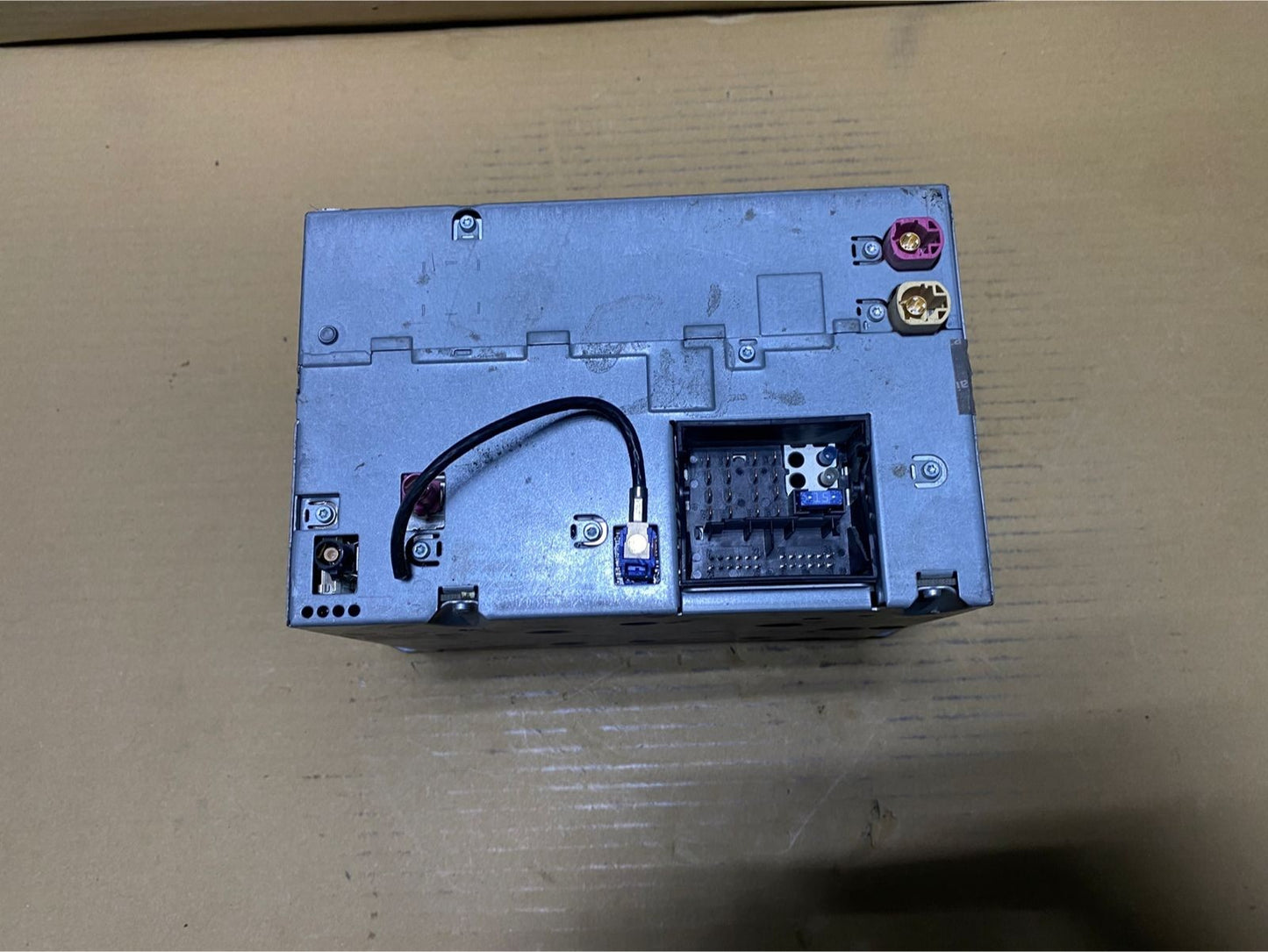 2009-2013 BMW 128i CIC Navigation, DVD, CD Player, GPS 9218332 E90 E91 E92 E93 