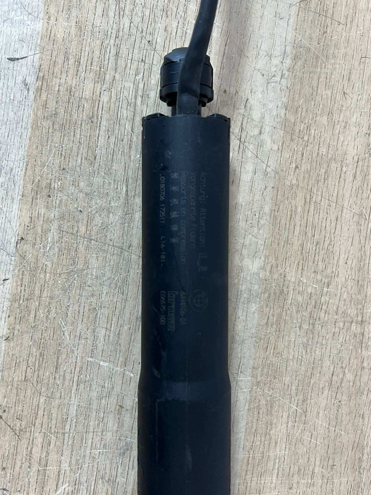 OEM electric tailgate lift strut for BMW 5 Series G31 Touring 8494106 right SIDE
