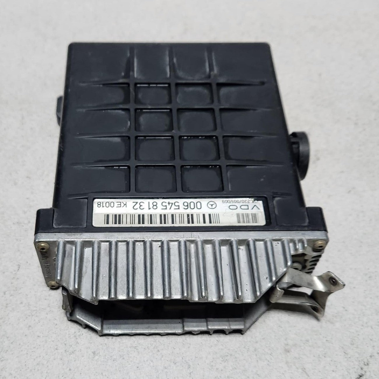 1989 Mercedes-Benz 560SEL Engine Control Unit 0065458132 Mercedes-Benz W126 560S