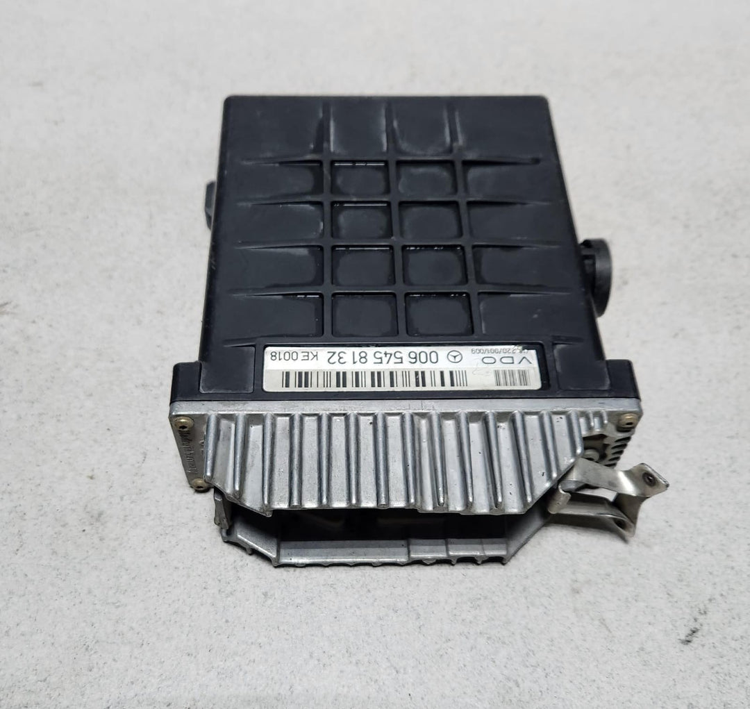 1989 Mercedes-Benz 560SEL Engine Control Unit 0065458132 Mercedes-Benz W126 560S
