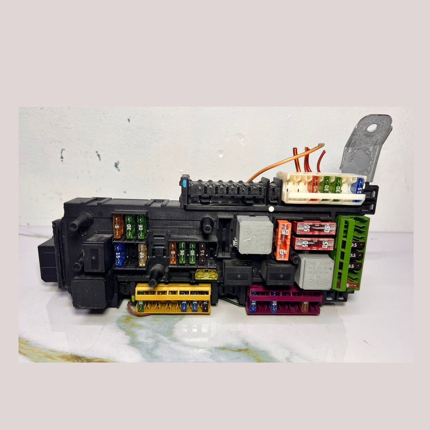 2012-2014 Mercedes-Benz C250 Rear Sam Relay Fuse Box Assy 204 9005601 W204 C-Cla