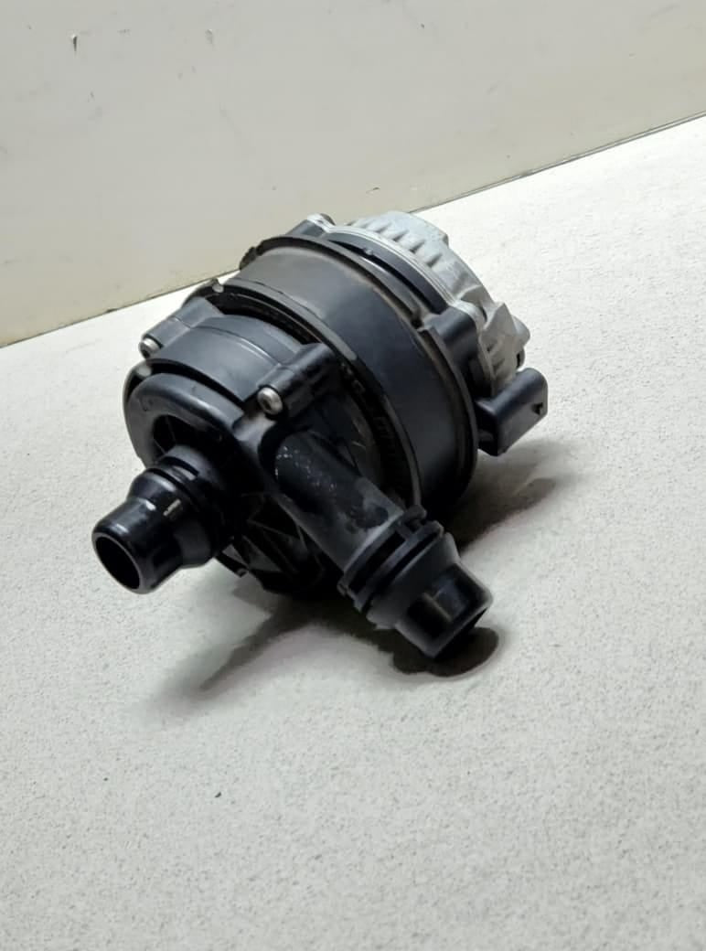 BMW Auxiliary Water Pump Electric 8637953 1, 2, 3, 4, 5 Series and M4 OEM
