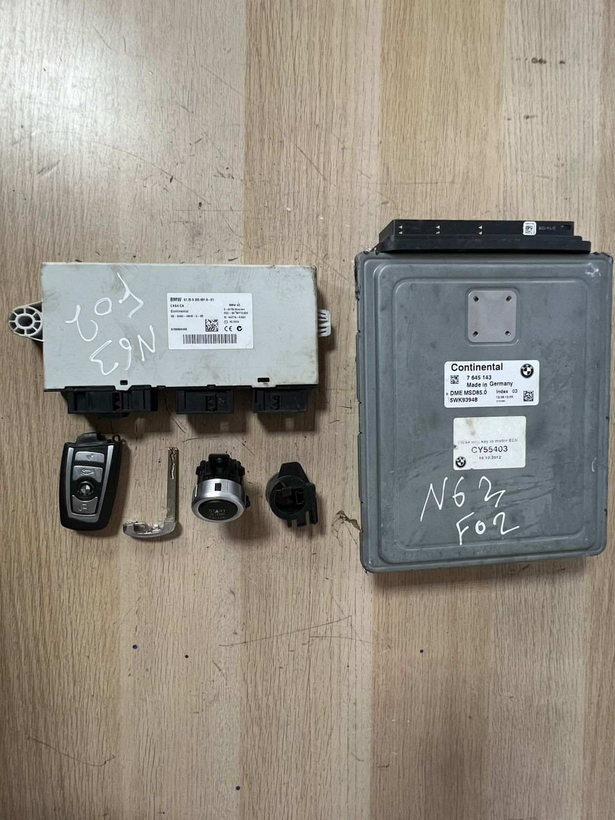 2009-2013 BMW 750i F02 4.4 V8 N63 Engine Control Unit 7645143 ECU SET