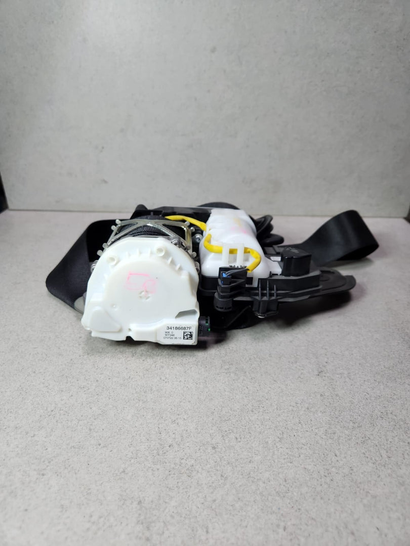 BMW 528 530 540 Front Right Seatbelt 34186687F 5 Series G30 528 and 530