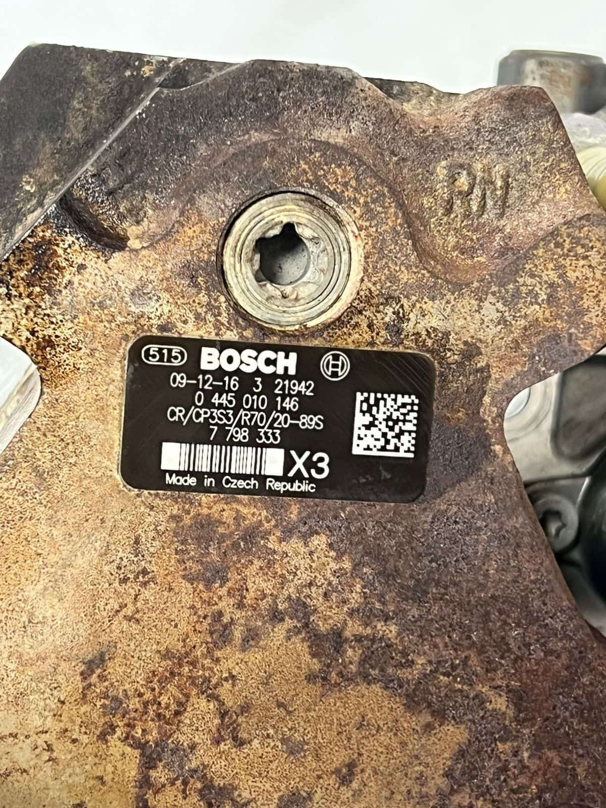 BMW E60, E61, E87, E90 3.0 diesel 330D 530D High Pressure Fuel Pump 7798333 OEM