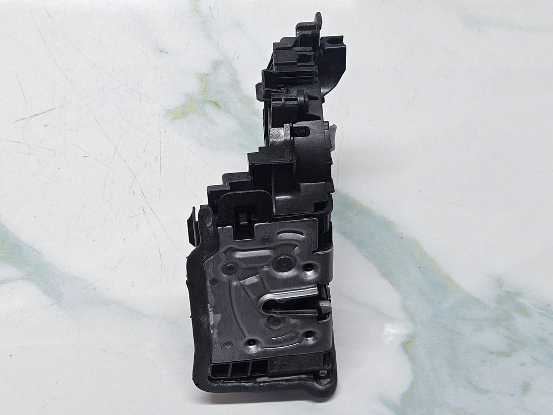 BMW 5 G30 530i 2017 RHD Rear Right Door Lock 7477690 OEM
