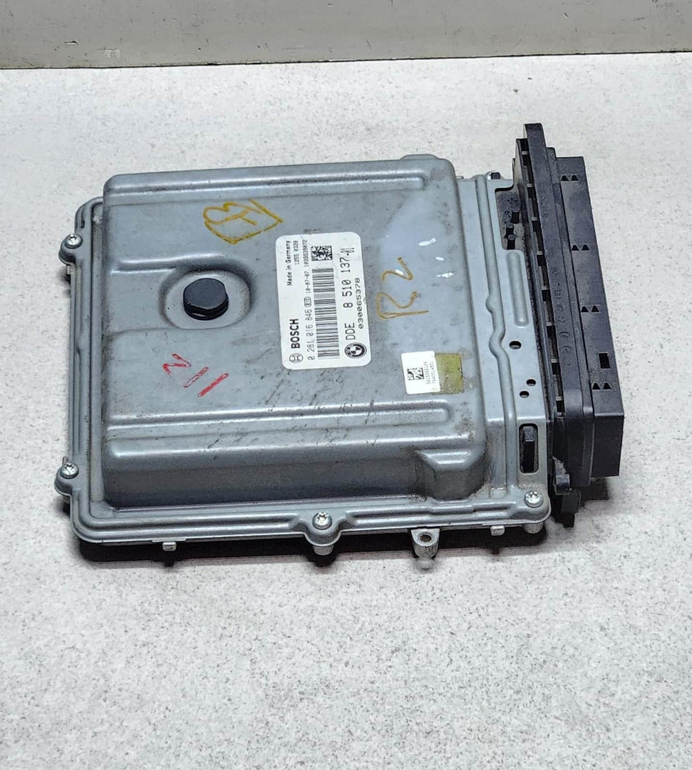 2010-2011 BMW 5 Series Engine Control Unit 8510137 5 Series F10 F11 N47N  OEM