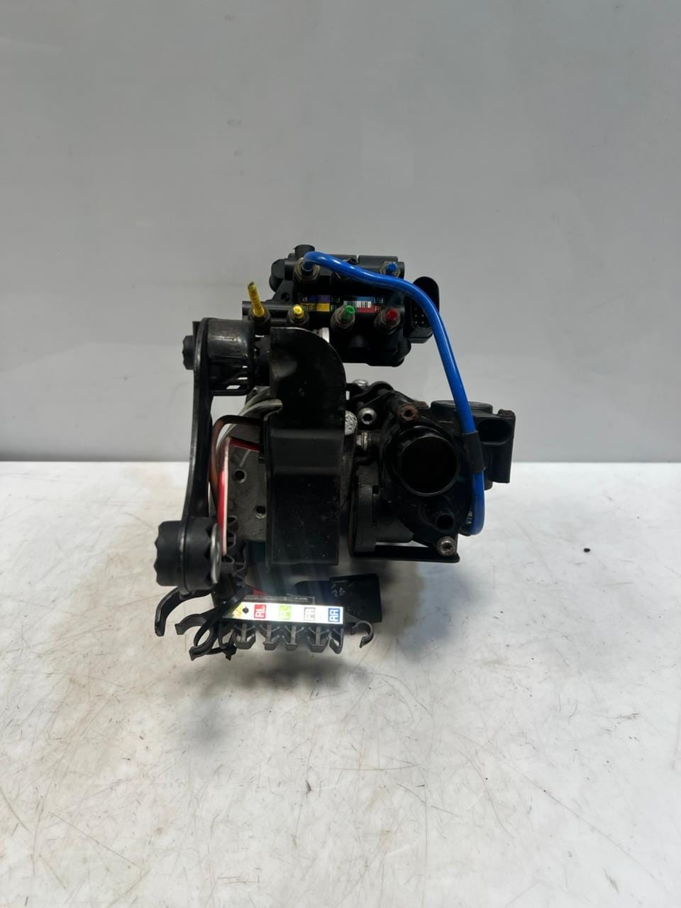 2015-2020 BMW 740i 7 Series G11 G12 Air Suspension Compressor Pump 443021002 OEM
