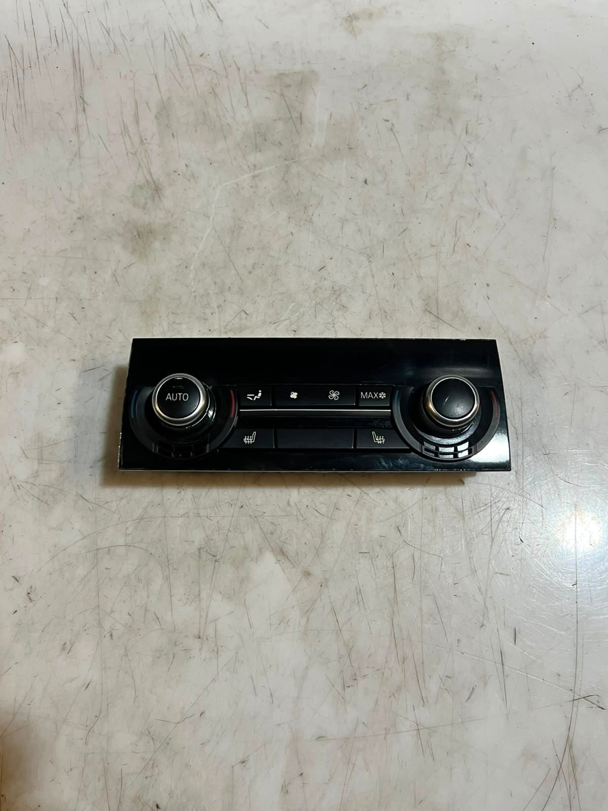 2009-2015 BMW 7 Series F01 F02 F03 F10 F11 F04 750i Climate Control Unit 9237120