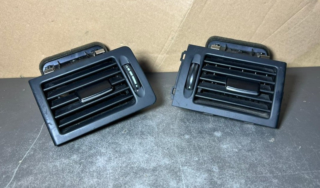 08-10 Mercedes W204 Class Front Dashboard Left \ Right Heater A/C Air Vent