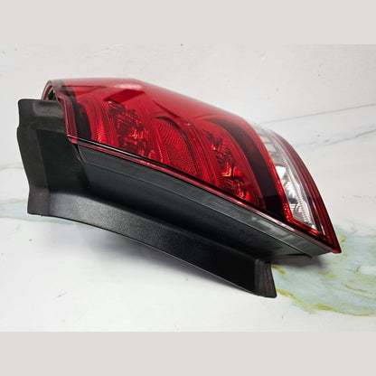 Mercedes W212 E-Class Rear Right Side Tail Light Brake Stop Lamp A212 9061803