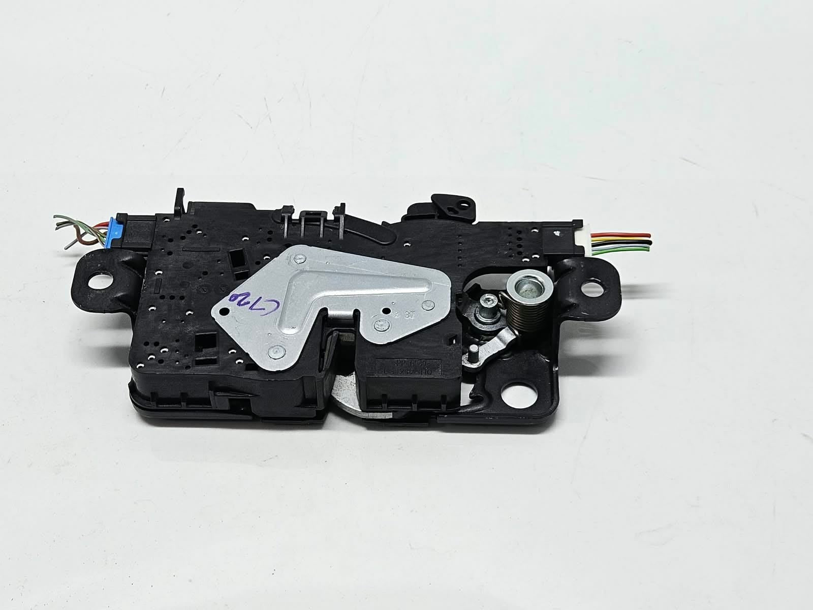 7441014-2017-2020 BMW X5 G05 RHD Tailgate Trunk Lid Lock Actuator OEM