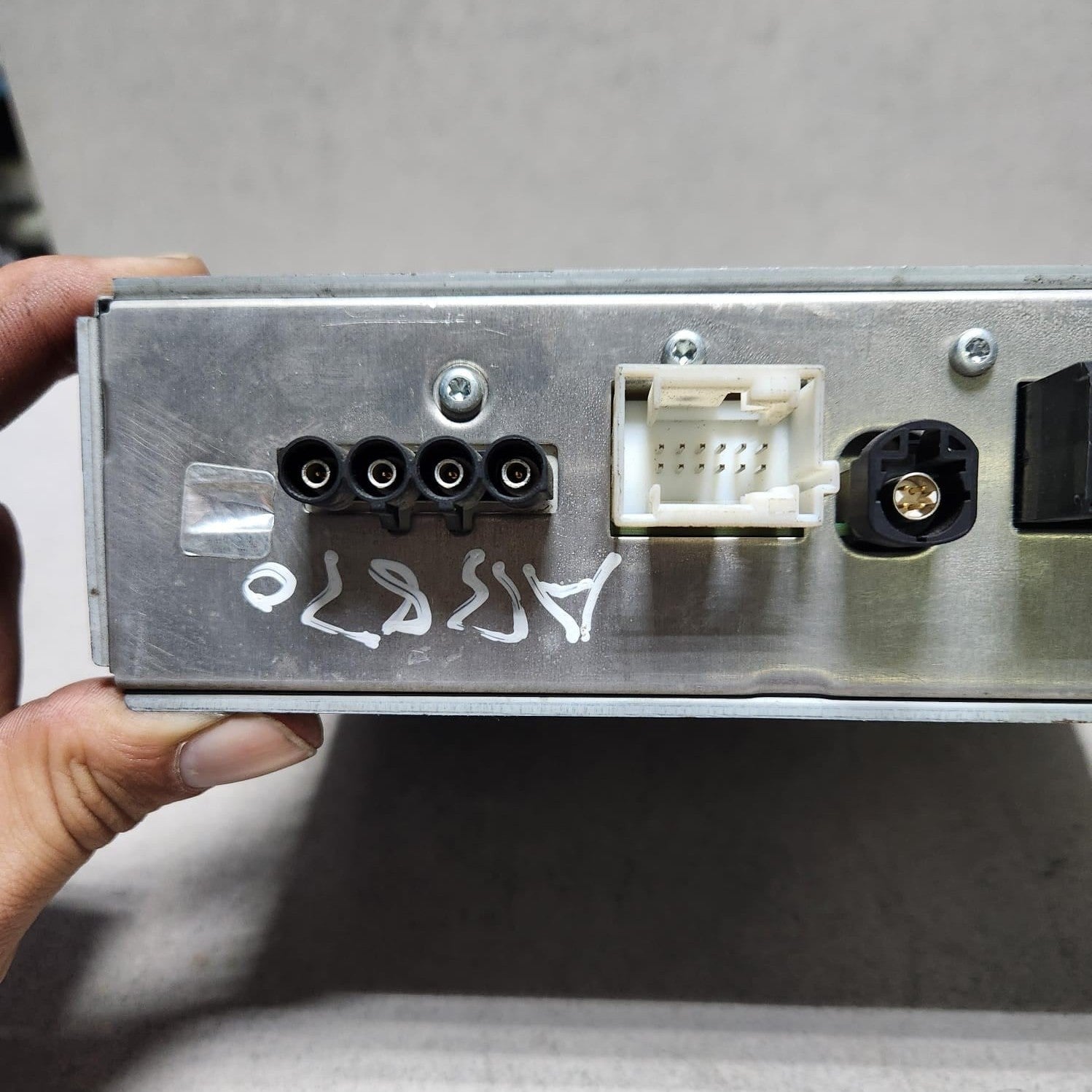 2011-2014 Mercedes-Benz C180 Digital Radio Tv Tuner A2129000017 W212 and C-Class