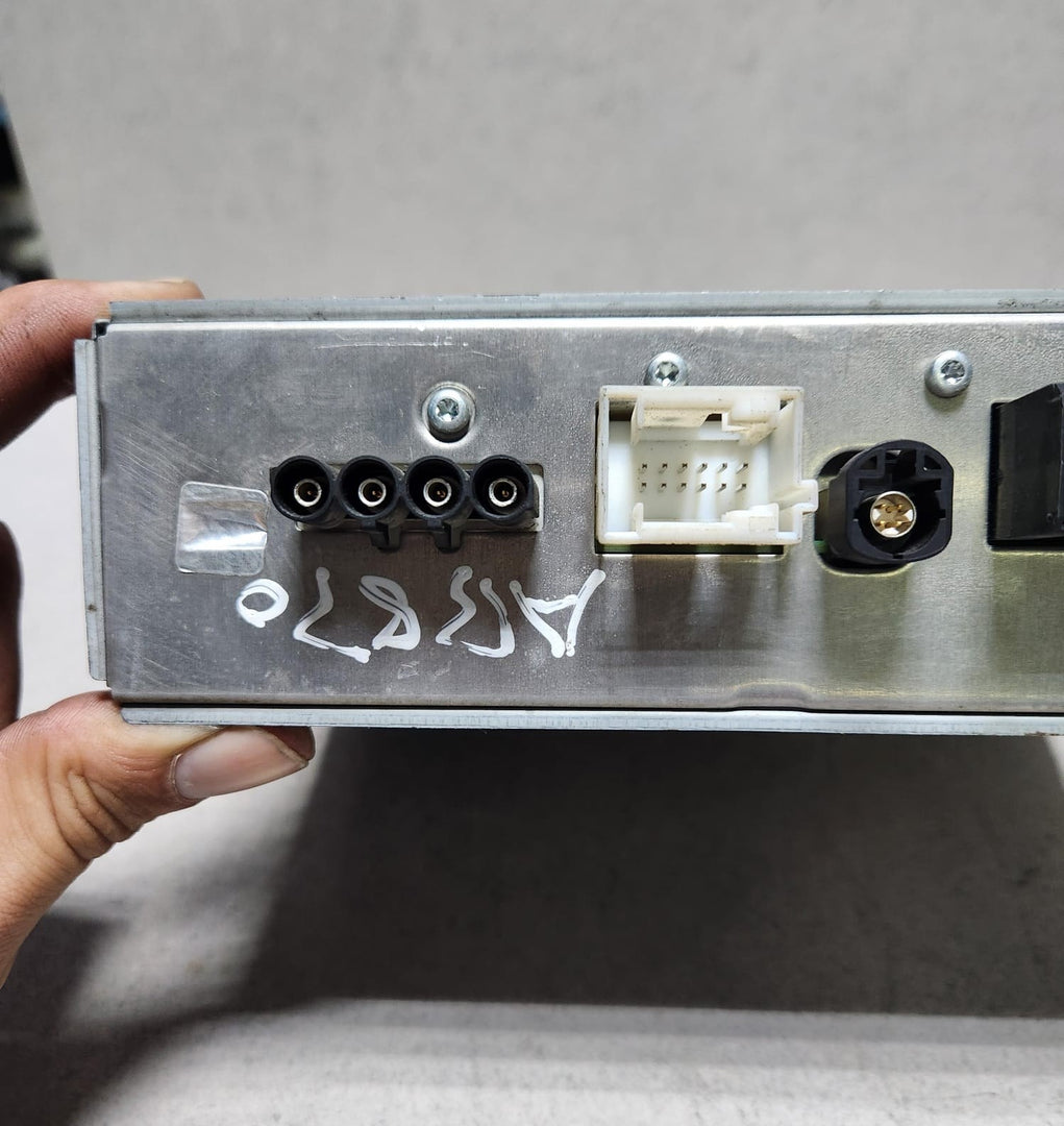 2011-2014 Mercedes-Benz C180 Digital Radio Tv Tuner A2129000017 W212 and C-Class