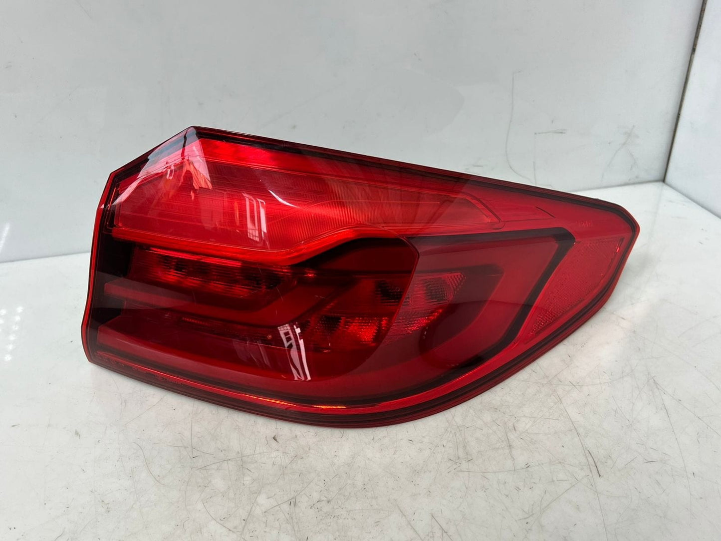 BMW 5 Series G30 ECE RIGHT SIDE OUTER BACK Tail Light 7376464 63217376464 OEM