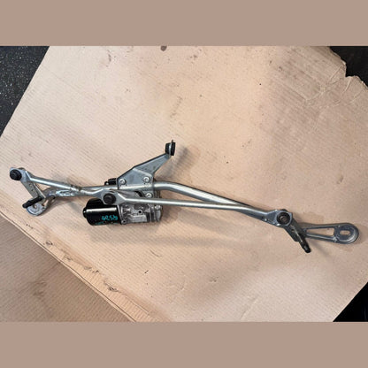 BMW G30 G31 2018  Wischermotor vorne wiper motor 9851351 LHD