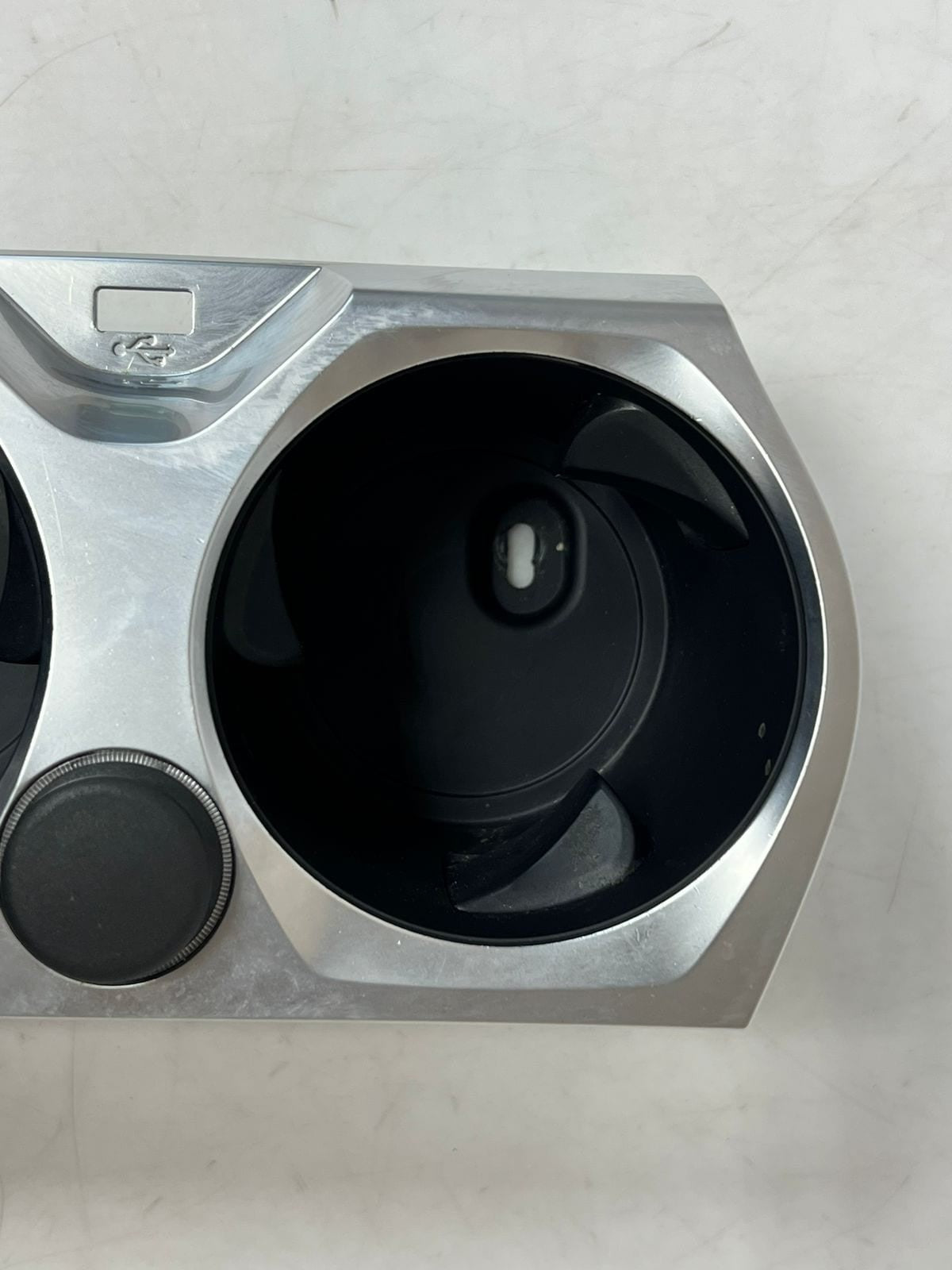 2019-2023 BMW 8' G14, G15, G16 M850i CENTRE CONSOLE Cup Holder 9396505 OEM