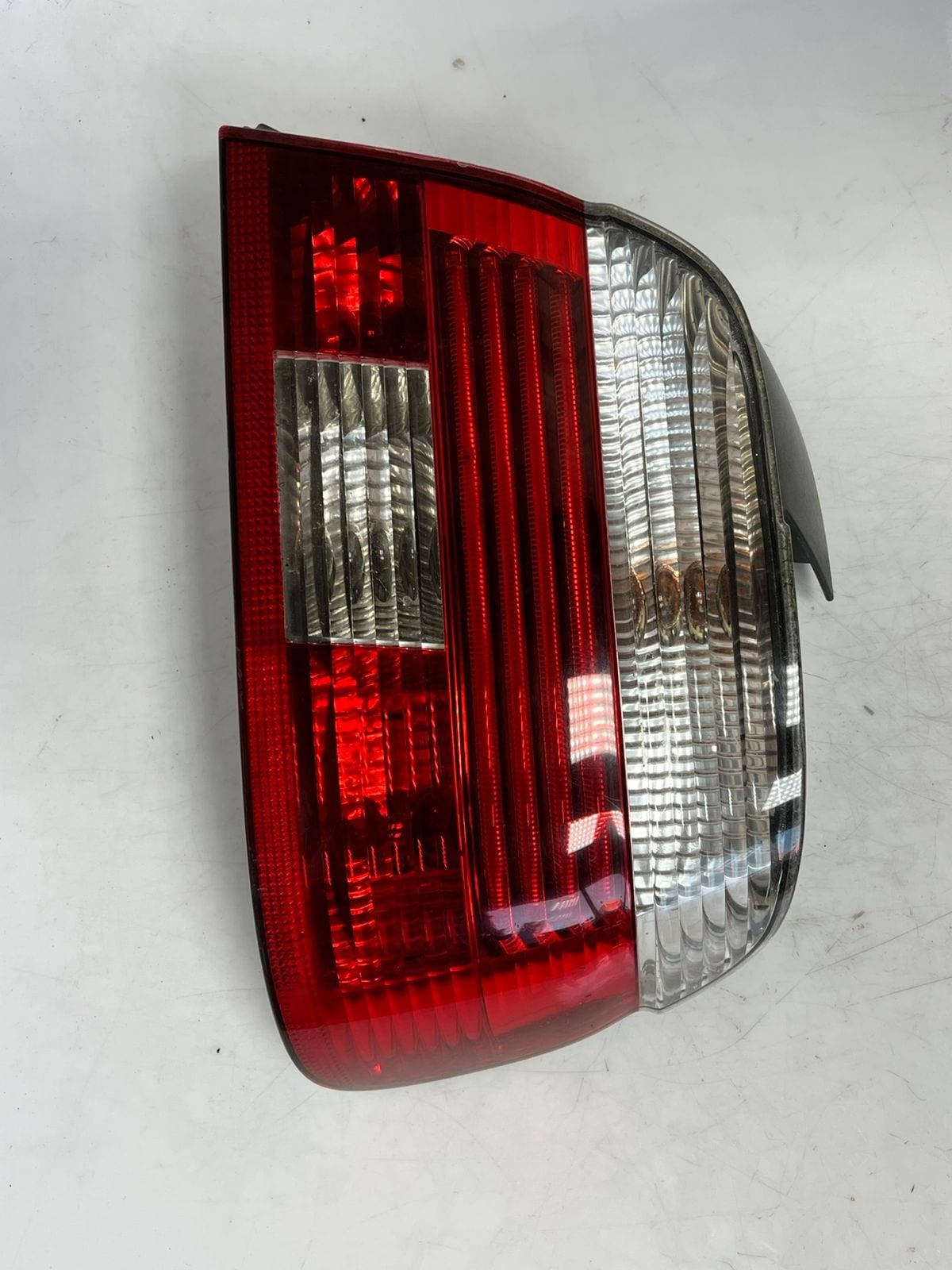 2001 BMW 530i 5 Series E39 sedan RIGHT SIDE Tail Light Assembly 6902528 OEM