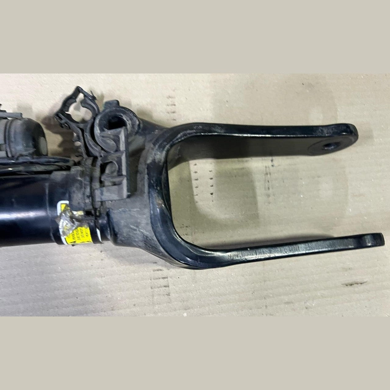 Mercedes W164 GL350 GL450 Front Right Side Air Suspension Shock Absorber Strut