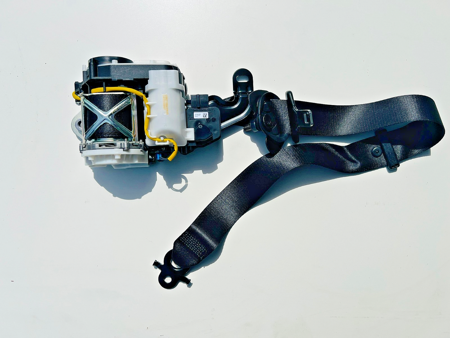 BMW ORIGINAL 5,6 SERIES  M5 G30 G31 G32 SEAT BELT FRONT RIGHT TENSIONER 7430116
