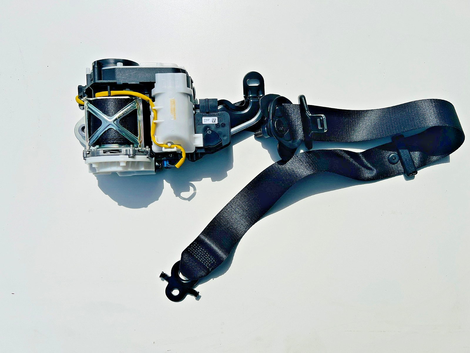BMW ORIGINAL 5,6 SERIES  M5 G30 G31 G32 SEAT BELT FRONT RIGHT TENSIONER 7430116