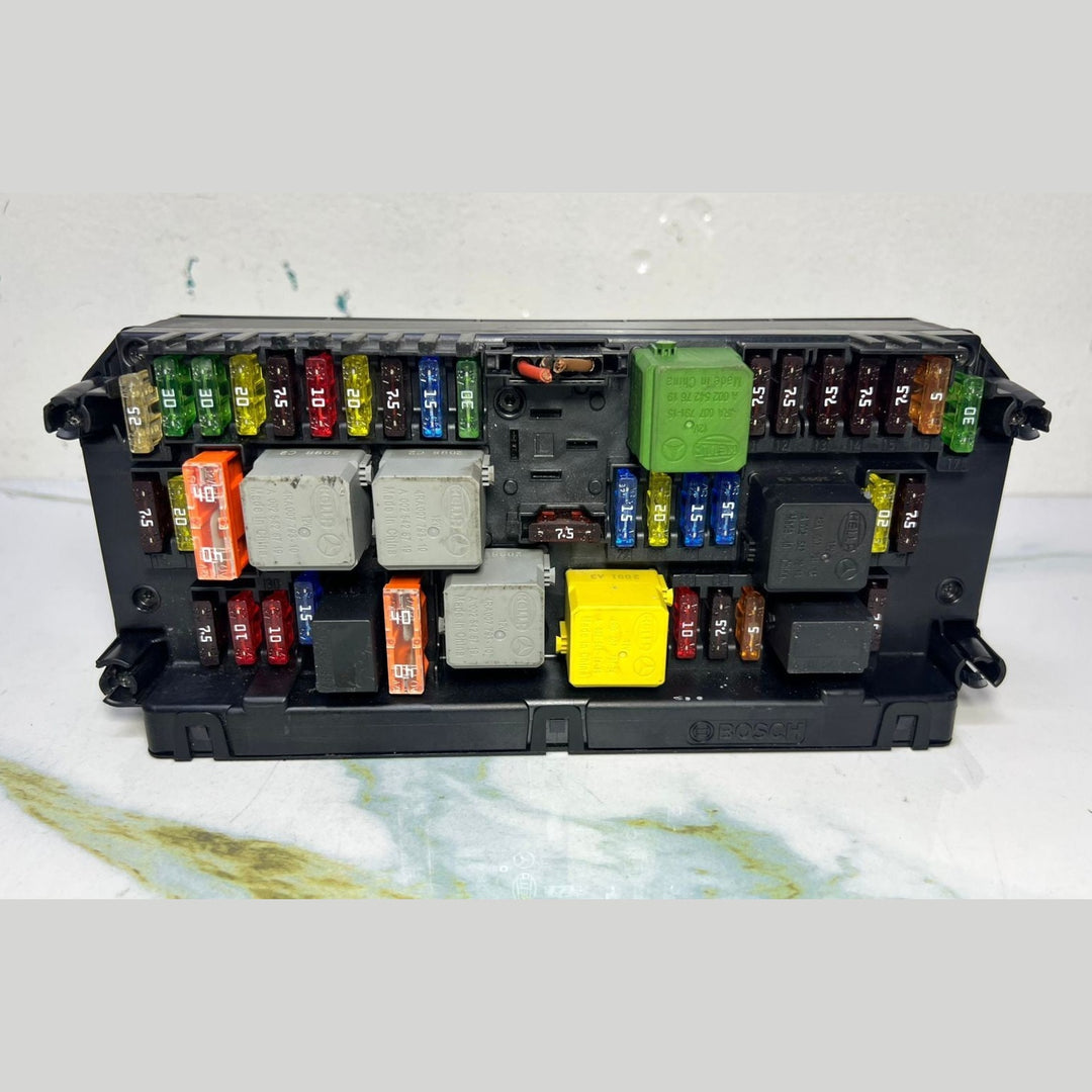 10-18 Mercedes-Benz W212 W204 Front SAM Module Relay Fuse Box A212 9003514 OEM