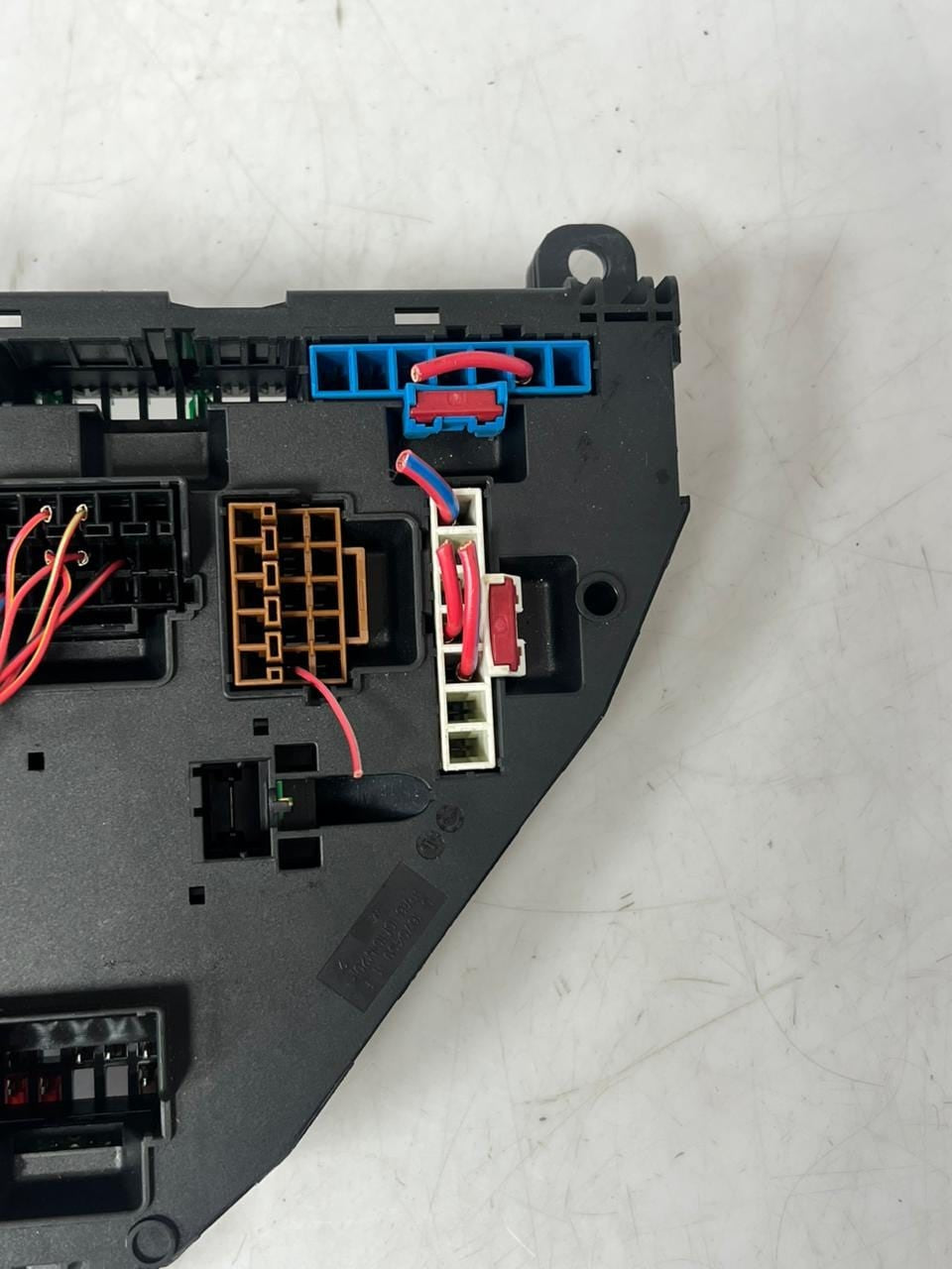 2010-16 BMW F10 F11 F18 F13 F01 F02 F03 528i Rear Junction Fuse Box 9264923 OEM