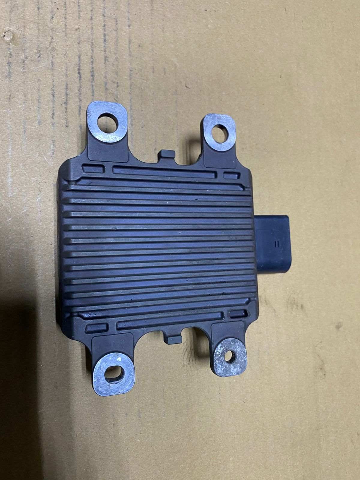 2014-2017 BMW i8 Transmission Fluid Pump Control Module 8648526