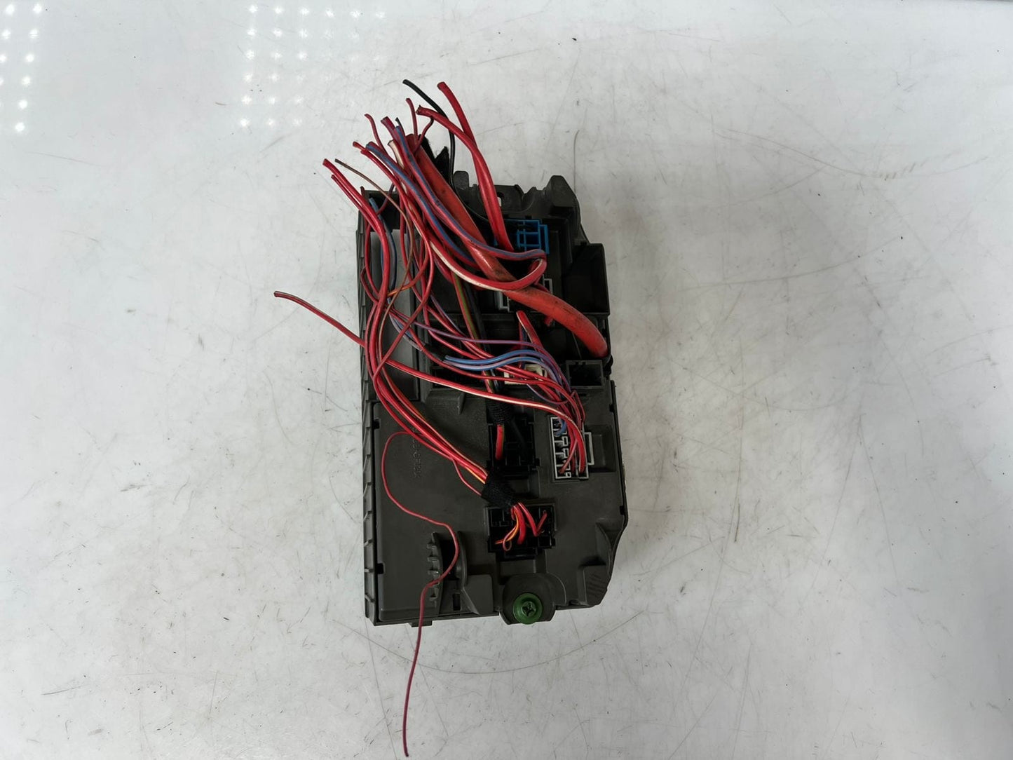 2007-2013 BMW X5 E70 and X6 E71 E72 Power Distribution Fuse Box 6976384 OEM 