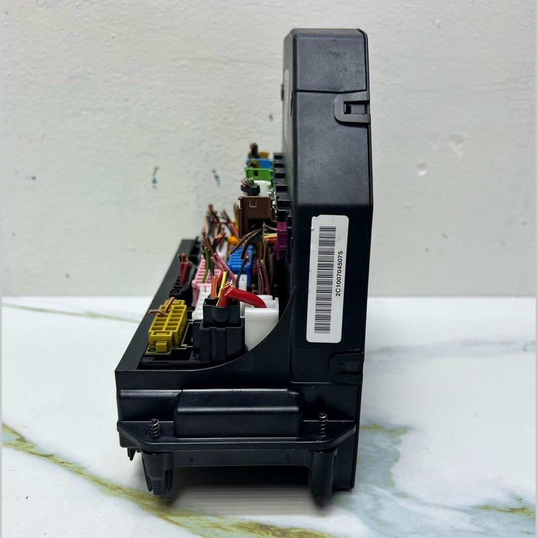 10-16 Mercedes-Benz W212 W204 Front SAM Module Relay Fuse Box A212 9000206 OEM