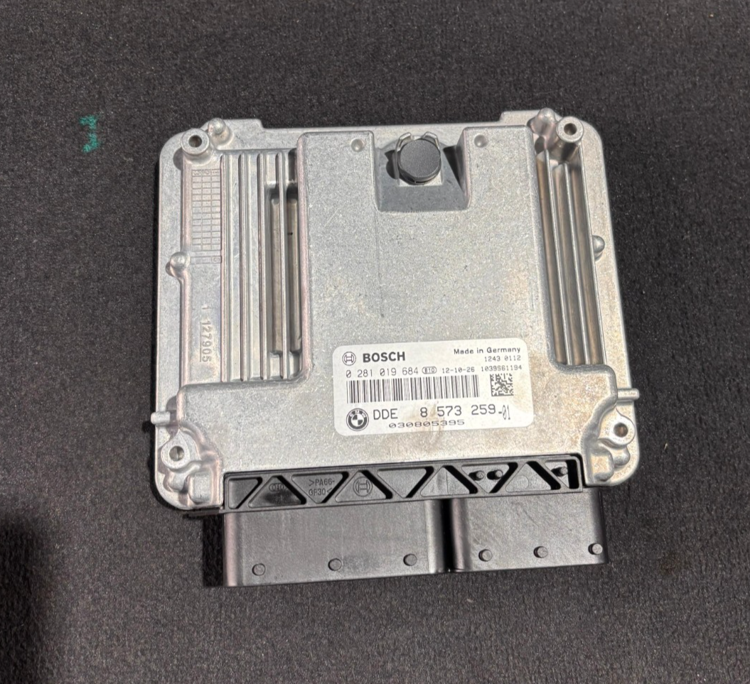 BMW 320d DIESEL N47N F30 F32 F34 F36 2013 ENGINE CONTROL DDE ECU SET -8573259