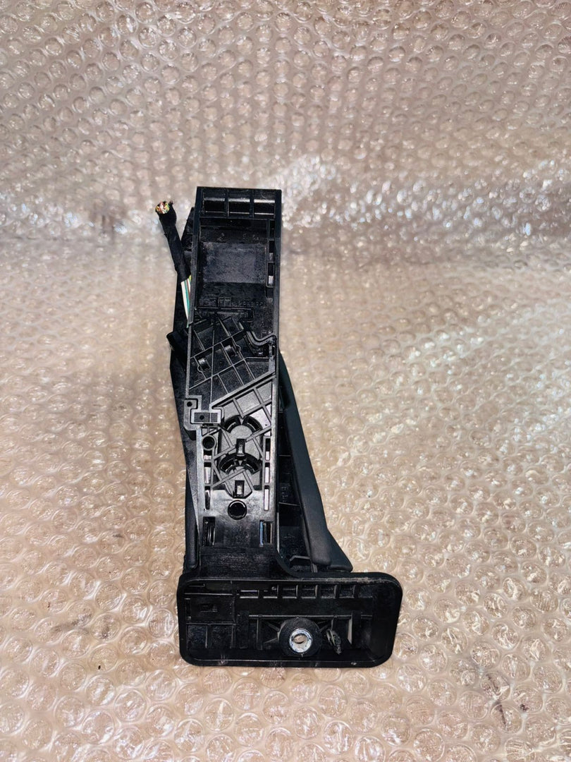 BMW 7 SEIRES ACCELERATOR GAS PEDAL OEM 6789998
