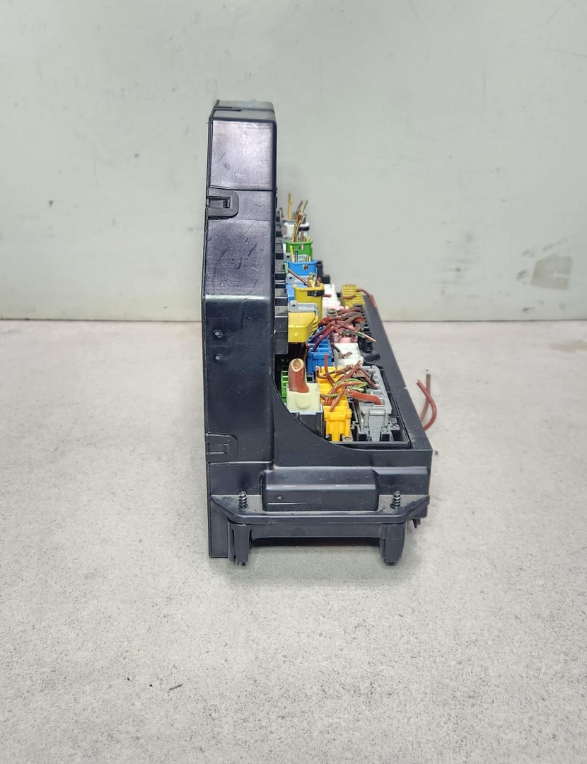 2014-2016 Mercedes-Benz E350 Fuse Box Relay Control Module A2129002627 W212 OEM