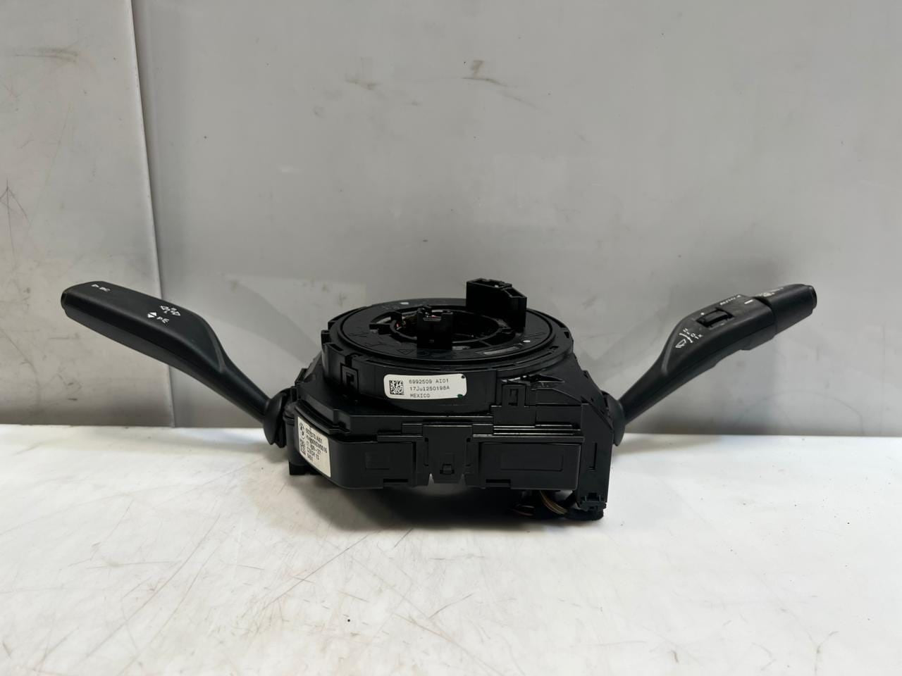 BMW 2' F45 F46 X1 F48 X2 F39 F15 X5 M F85 Switch Cluster Steering Column 6827370