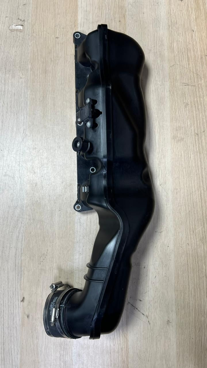 2012-2016 BMW M5 4.4L - LEFT Intake Manifold 7843275