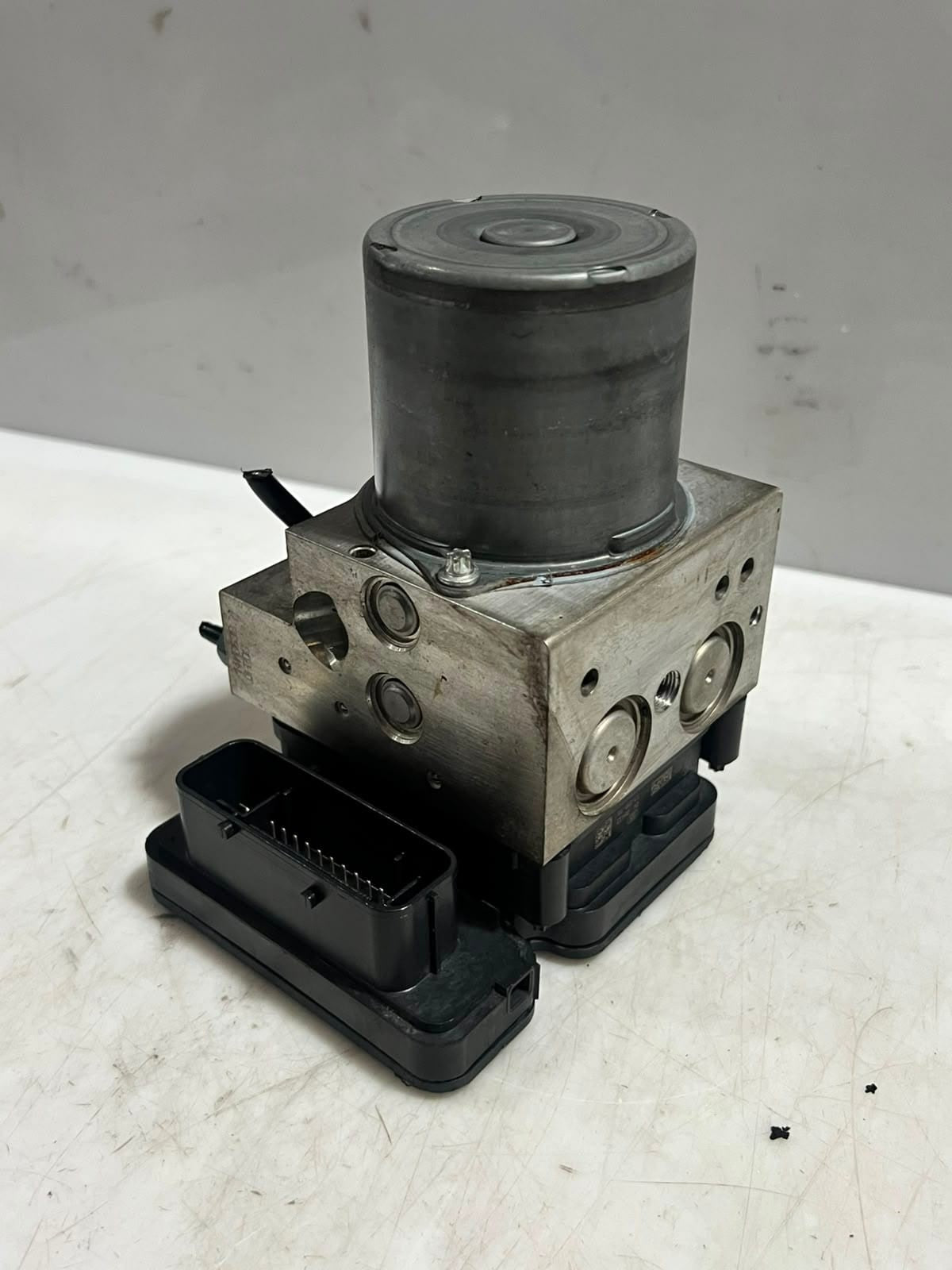 BMW F10 5 Series F06 6 Series F01 7 Series Abs Pump Module 6865860 OEM
