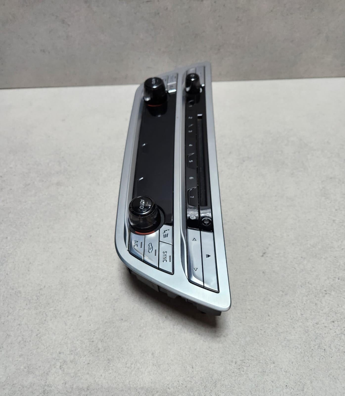 2017-2019 BMW 740i Climate Control Panel 6819174 7 Series G11 LCI and G12 LCI 