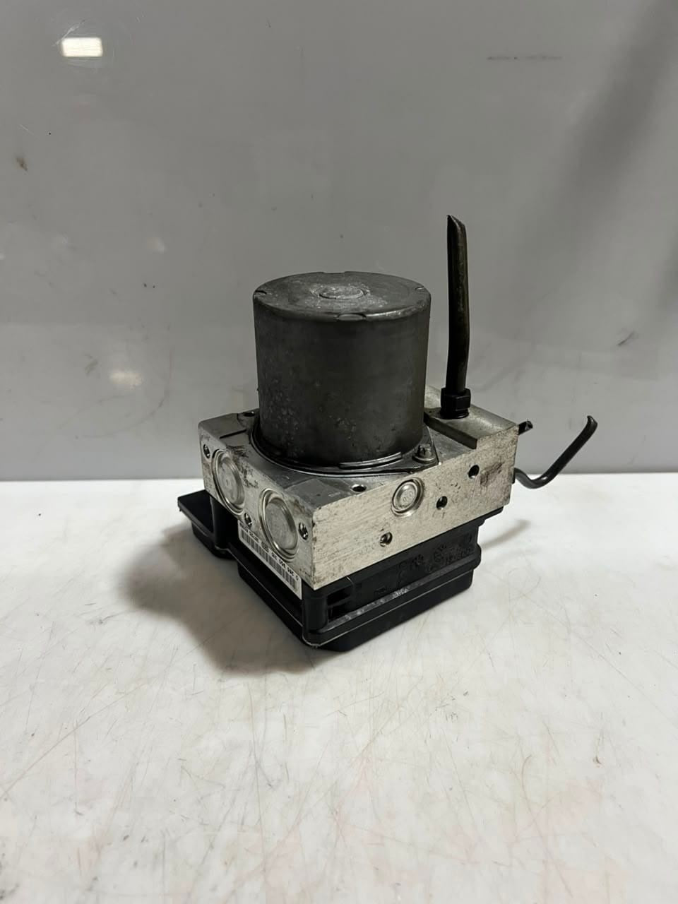 BMW 5 Series E60 E61 E63 E64 ABS Pump with Control Module 6766300 OEM