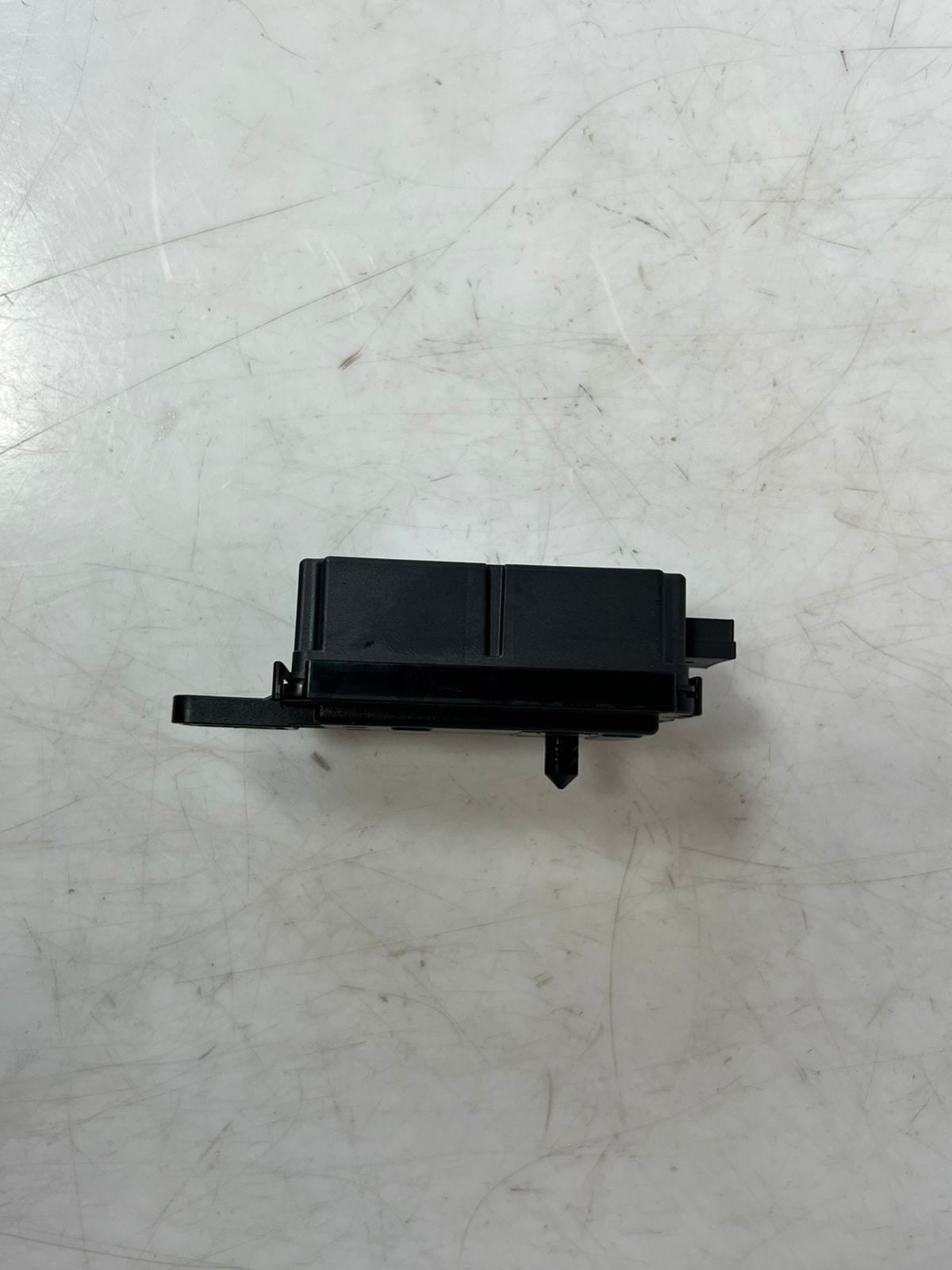 17-20 BMW 530i G30/G31/G38 5' G11 G12 Radio Remote Control Receiver 6810213 OEM